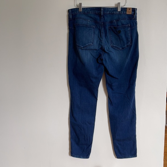Size 32 GUESS Curve X Jeans - Picture 4 of 10